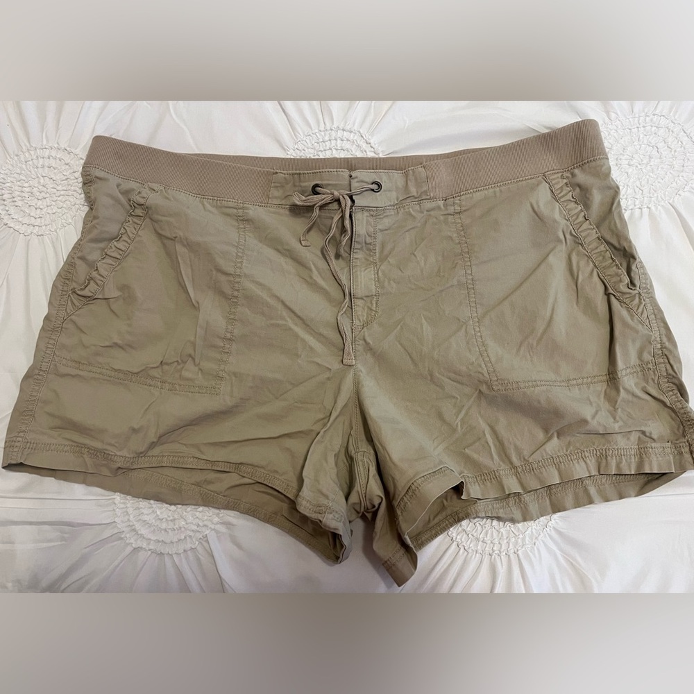 A.N.A woman plus beige short pants 2X